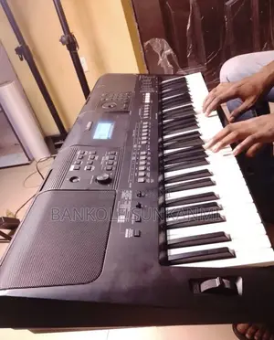 Yamaha Psr E463