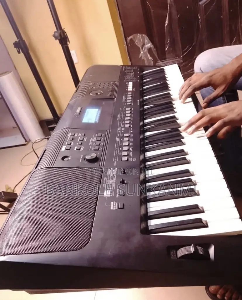 Yamaha Psr E463