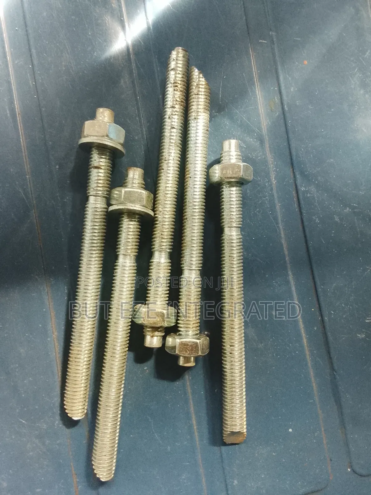 Hiti Bolts Thread and Nut