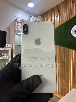 Apple iPhone XS Max 64 GB White