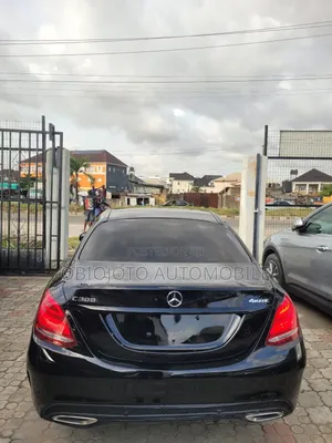 Mercedes-Benz C300 2017 Black