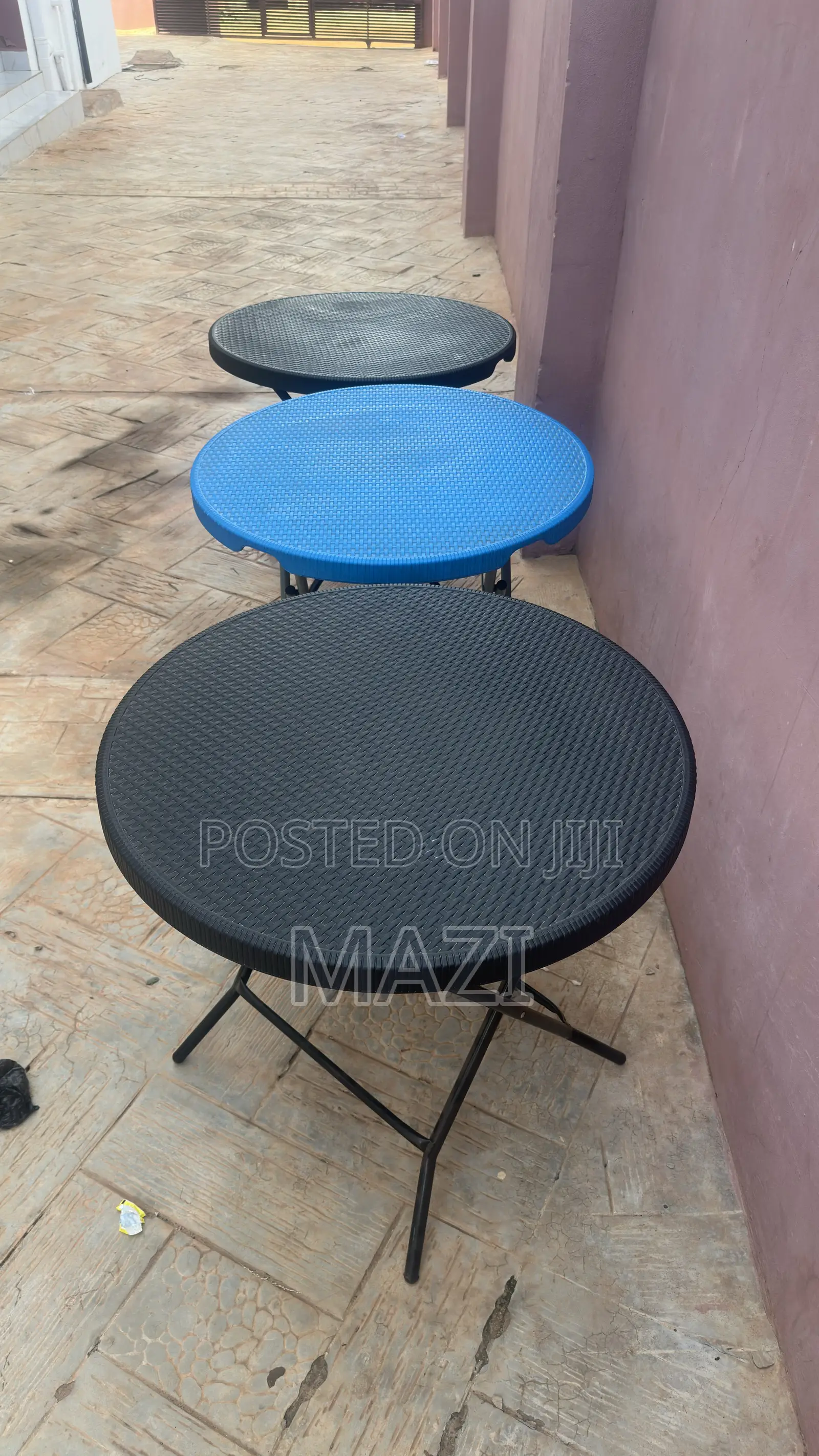 Round Plastic Folding Table
