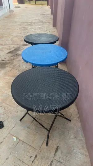 Round Plastic Folding Table
