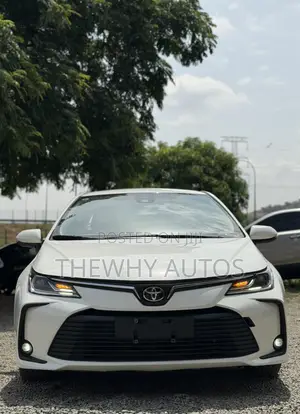 Toyota Corolla LE 2023 White