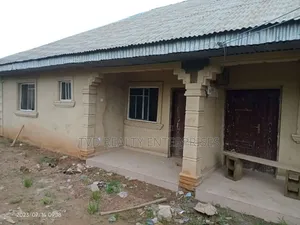 2bdrm Apartment in Adefamo/Arowo, Ife for rent