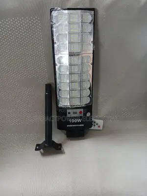 Quality Low Costs Solar Street Light Shines Till Dawn