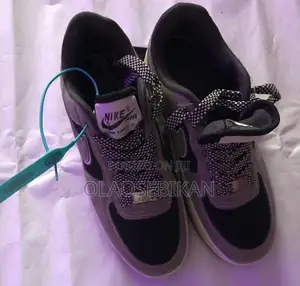 Nike Sneaker