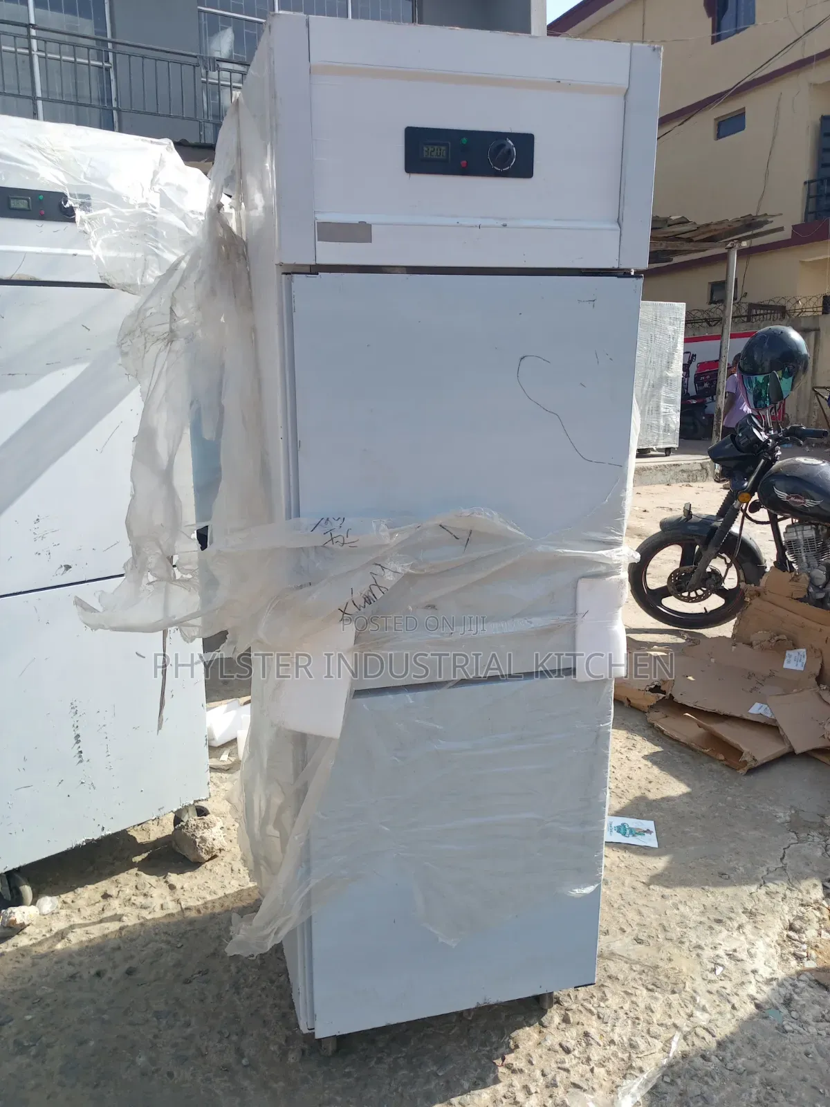 Double Door Freezer