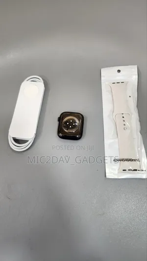 Clean Apple Watch: Series 8 45mm