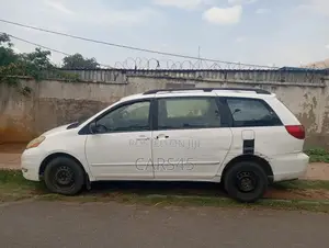Toyota Sienna 2006 White