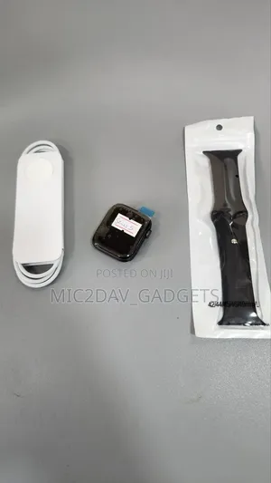 Clean Apple Watch Series 5 45mm