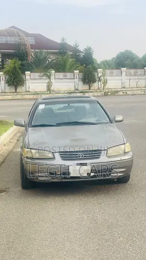 Toyota Camry 2000 Gray
