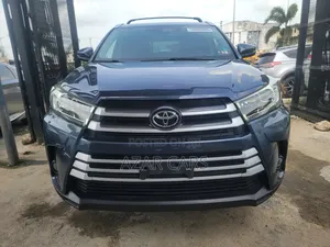Toyota Highlander XLE 4x4 V6 (3.5L 6cyl 8A) 2017 Blue