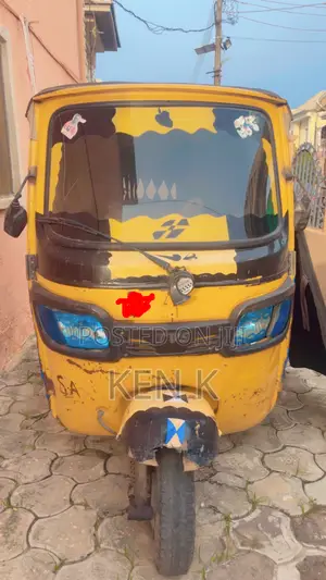 TVS King Deluxe Plus iTouch Start 2023 Yellow