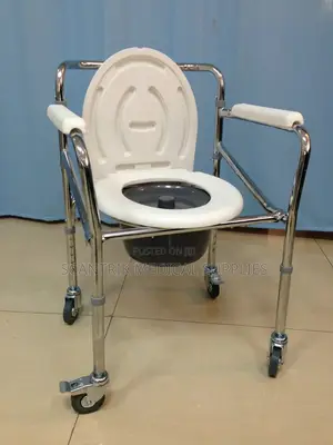 Easy Assembly Commode Chair for Quick Setup