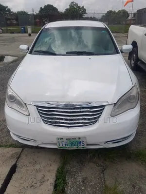 Chrysler 300C 2012 White