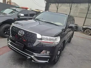 Toyota Land Cruiser 2010 Black