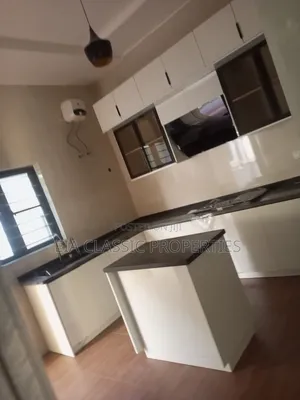 3bdrm Block of Flats in Area11 Nnpc Estate, Garki 2 for sale