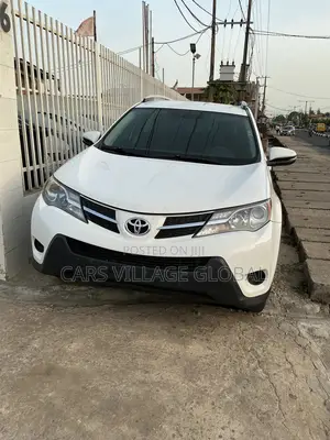 Toyota RAV4 LE 4dr SUV AWD (2.5L 4cyl 6A) 2015 White