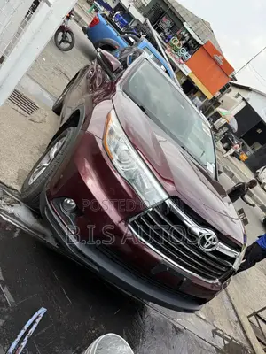 Toyota Highlander XLE 4dr SUV (3.5L 6cyl 6A) 2015 Red