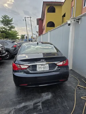Hyundai Sonata Limited Sedan FWD (2.4L 4cyl 6A) 2011 Blue