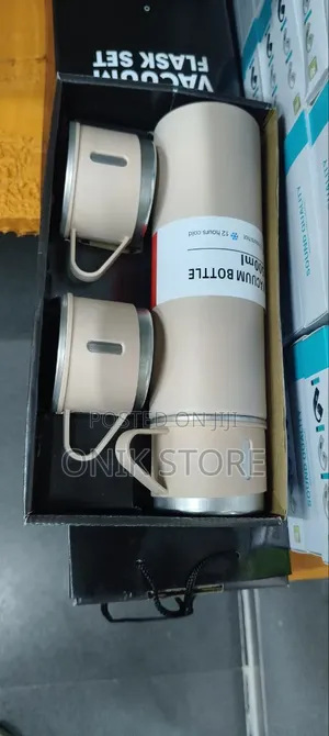 Premium 500ml Vacuum Flask Set With 3 Stainless Steel Cup