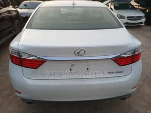 Lexus ES 350 FWD 2014 White