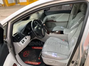 Toyota Venza 2011 Silver