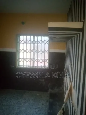 Mini Flat in Off Lasu Isheri for rent
