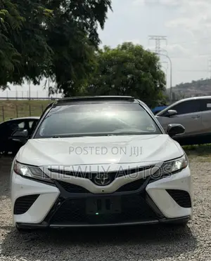 Toyota Camry XSE V6 (3.5L V6 8A) 2019 White