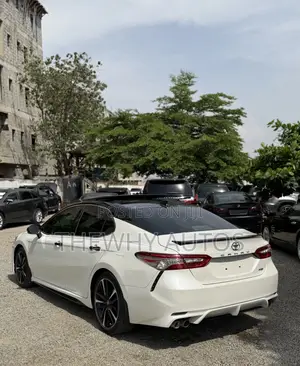 Toyota Camry XSE V6 (3.5L V6 8A) 2019 White