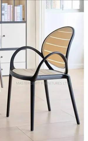 Plastic Restaurant Chairs. ₦
