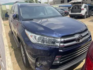Toyota Highlander XLE 4dr SUV AWD (3.5L 6cyl 6A) 2015 Blue