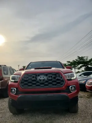 Toyota Tacoma 2022 Red