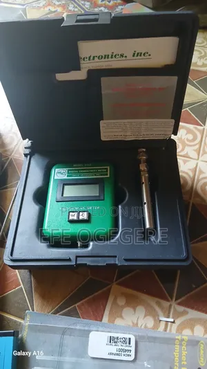 Emcee Electronics Model 1152.