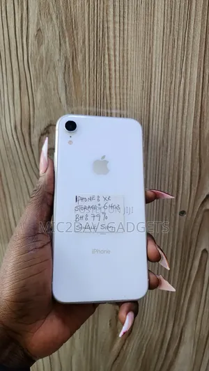 Apple iPhone XR 64 GB White