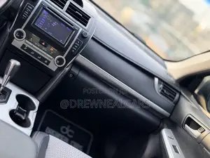 Toyota Camry SE 4dr Sedan (2.5L 4cyl 6A) 2012 Gray