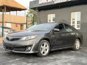 Toyota Camry SE 4dr Sedan (2.5L 4cyl 6A) 2012 Gray
