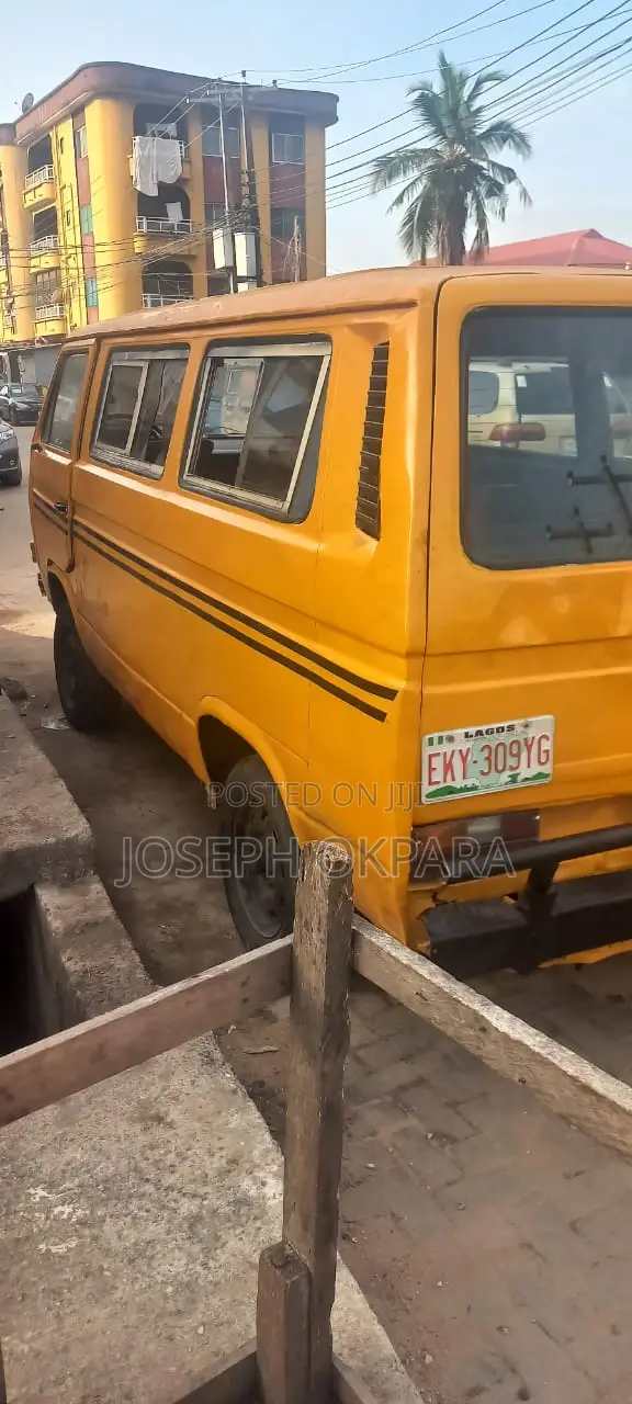 Volkswagen LT 2006 Yellow
