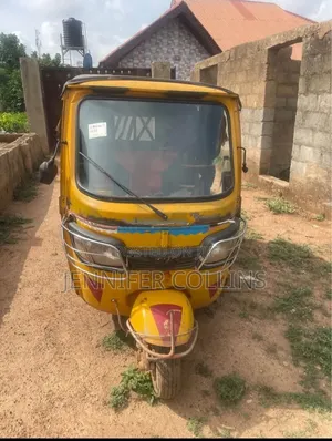 TVS King Deluxe Plus iTouch Start 2023 Yellow