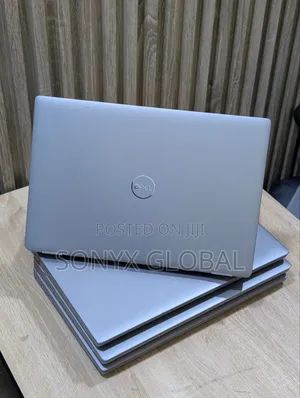 Laptop Dell Latitude 5320 32GB Intel Core i7 SSD 256GB