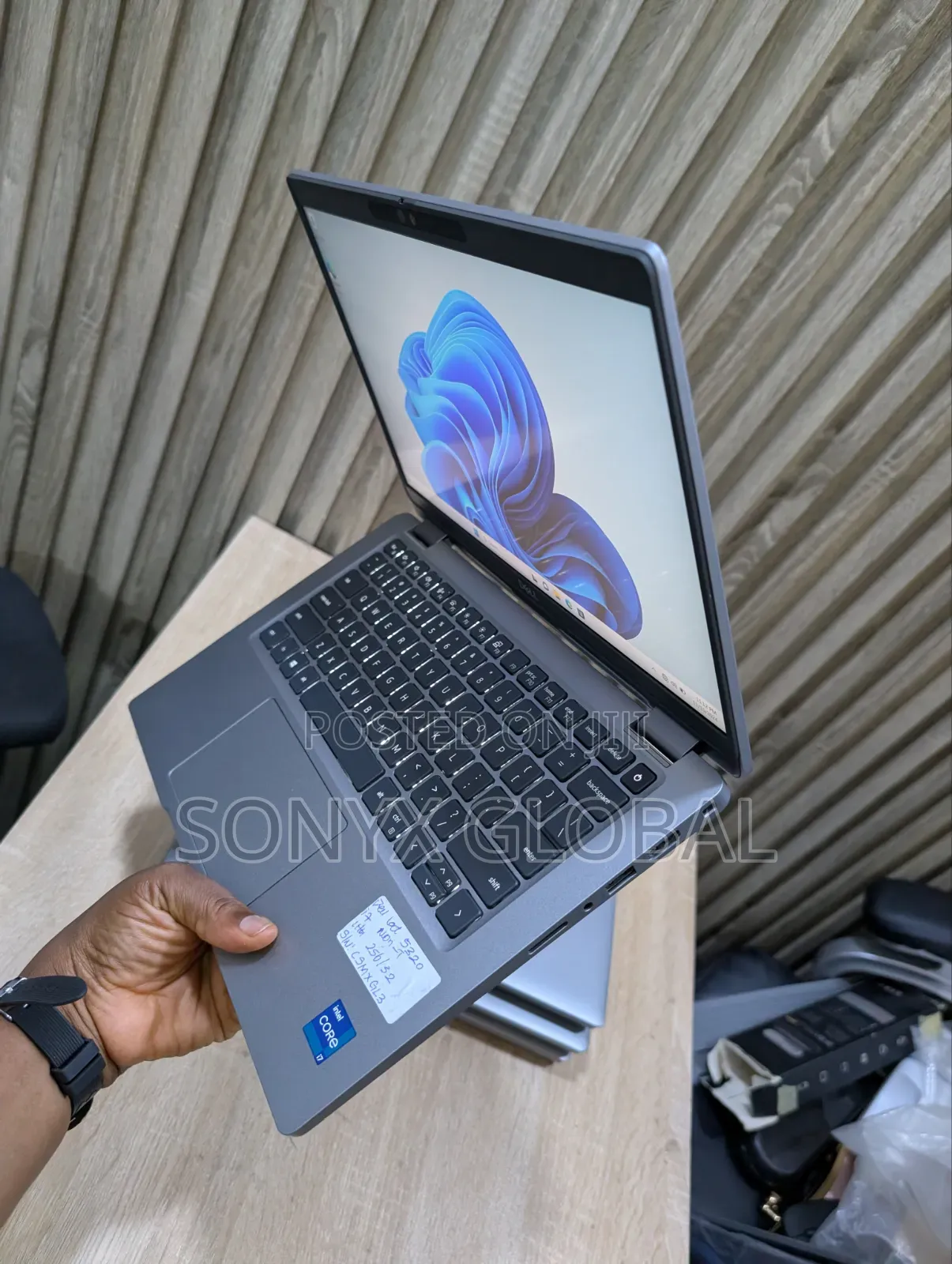 Laptop Dell Latitude 5320 32GB Intel Core i7 SSD 256GB