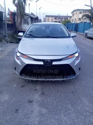 Toyota Corolla LE 2020 Silver