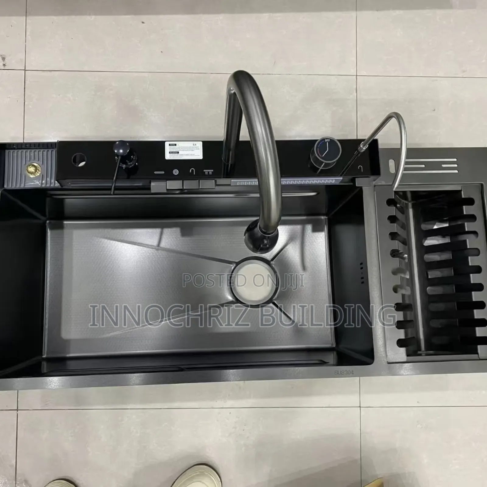 Kitchen Sink With Plate Racks