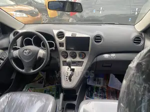 Toyota Matrix Hatchback FWD (1.8L 4cyl 5M) 2010 Blue