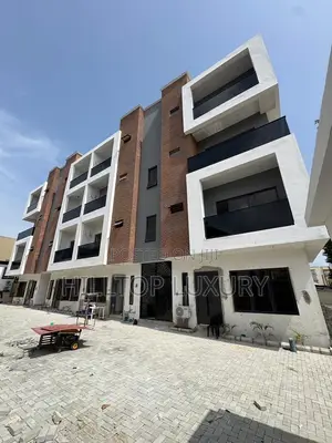 3bdrm Maisonette in Lekki Phase 1 for sale