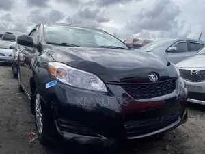 Toyota Matrix Hatchback FWD (1.8L 4cyl 5M) 2009 Black
