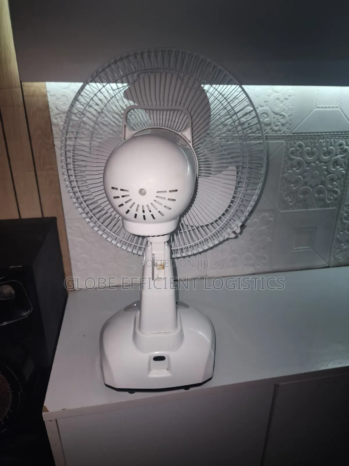 Mossy Rechargeable Solar Table Fan
