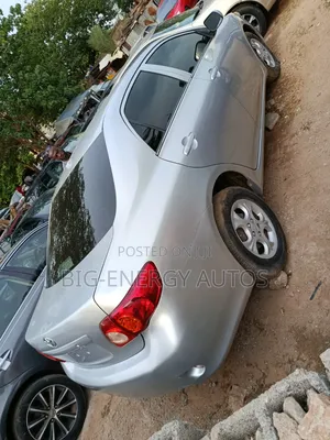 Toyota Corolla LE 4dr Sedan (1.8L 4cyl 4A) 2011 Silver