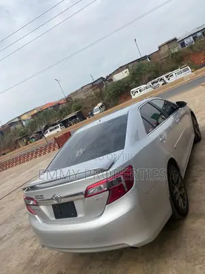 Toyota Camry SE 4dr Sedan (2.5L 4cyl 6A) 2014 Silver